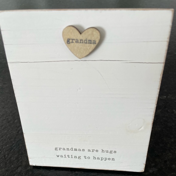 Wood Mud Pie magnetic picture frame-Grandmas are hugs waiting to happen. New. - Picture 2 of 3